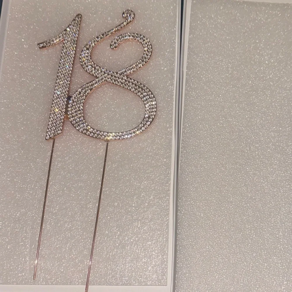 🎂Crystal Creations Elegant Silver Cake Topper number 18 for 18th birthday - Picture 5 of 7